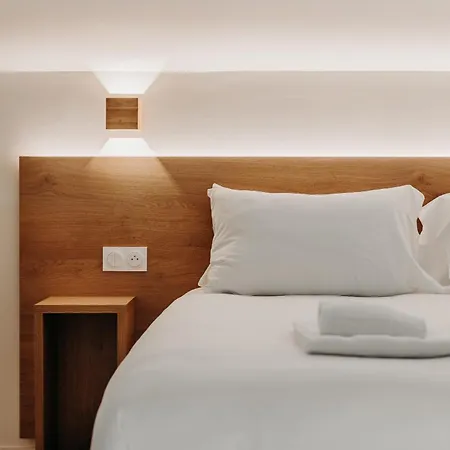 Le Bain Sauvage - & - Pyrenees 4*