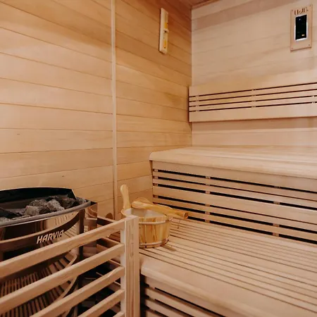 Le Bain Sauvage - & - Pyrenees Hotel
