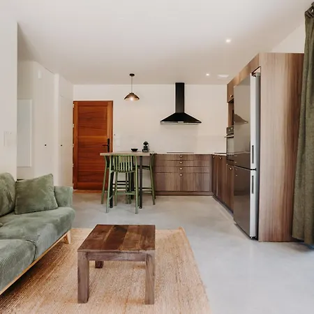 Le Bain Sauvage - & - Pyrenees Hotel Bedous
