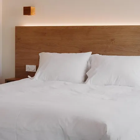 Le Bain Sauvage - & - Pyrenees Bedous
