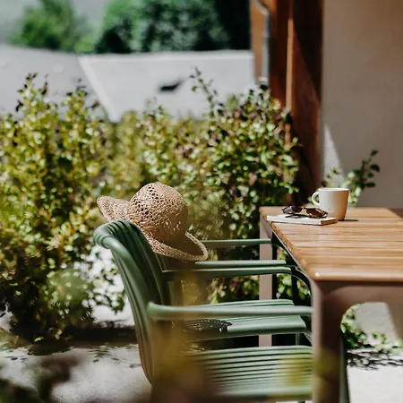 Le Bain Sauvage - & - Pyrenees Hotel 4*