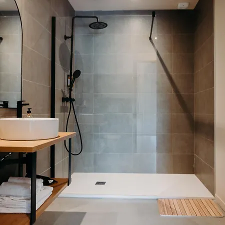 Le Bain Sauvage - & - Pyrenees Hotel Bedous