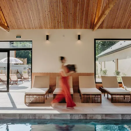 Le Bain Sauvage - & - Pyrenees Hotel 4*